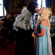 Game-of-Thrones-Wedding-kiss.jpg